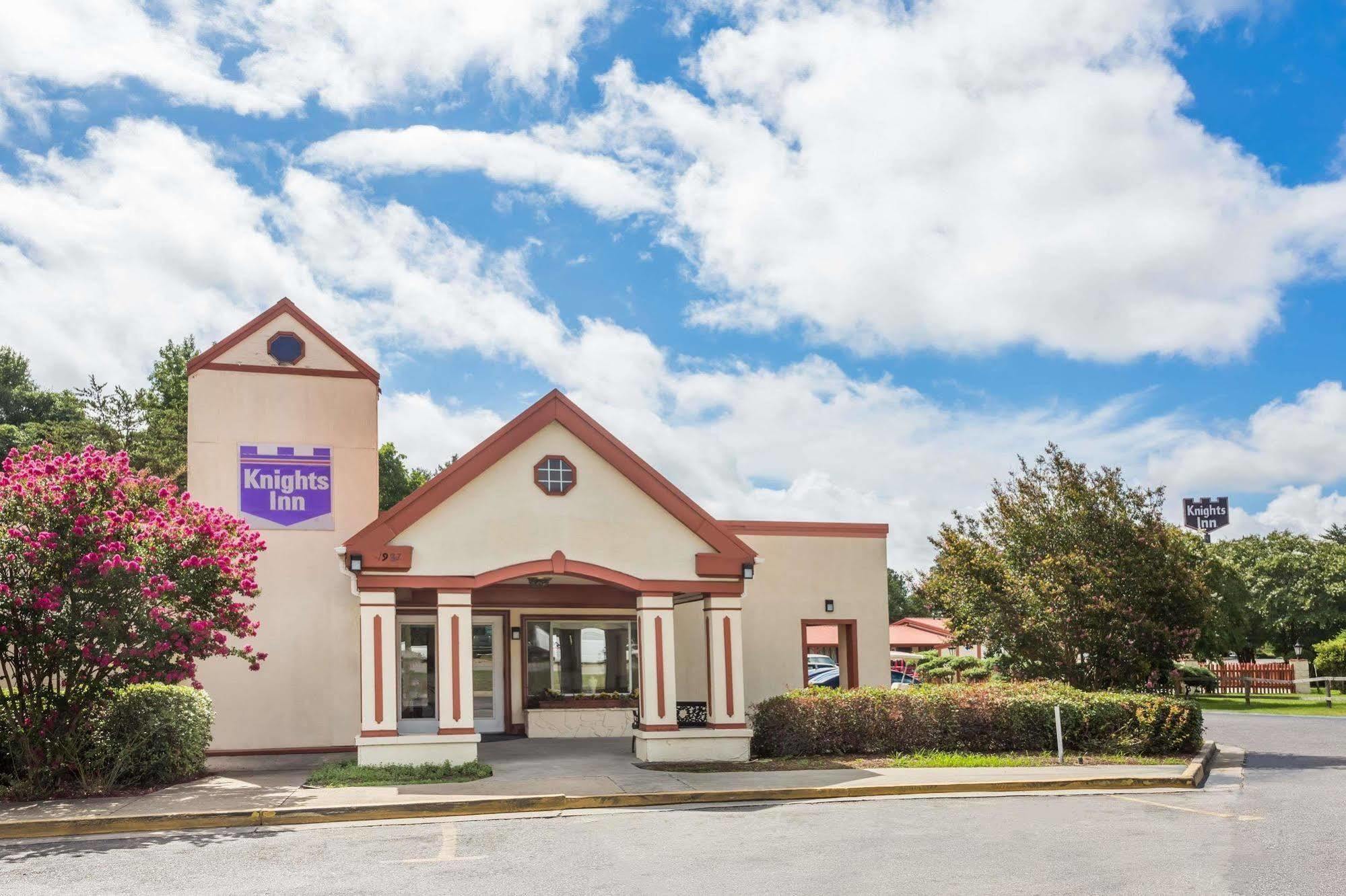 Knights Inn - Cayce Экстерьер фото