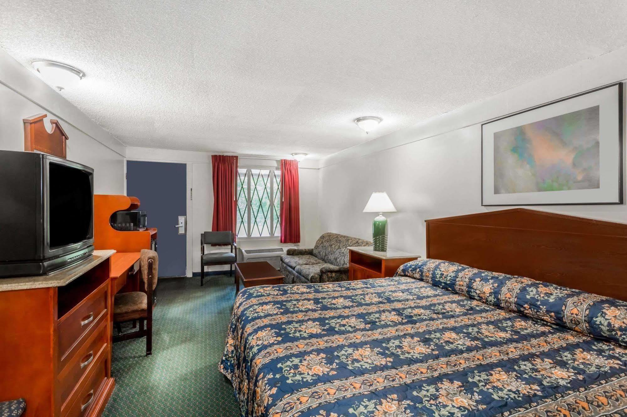 Knights Inn - Cayce Экстерьер фото